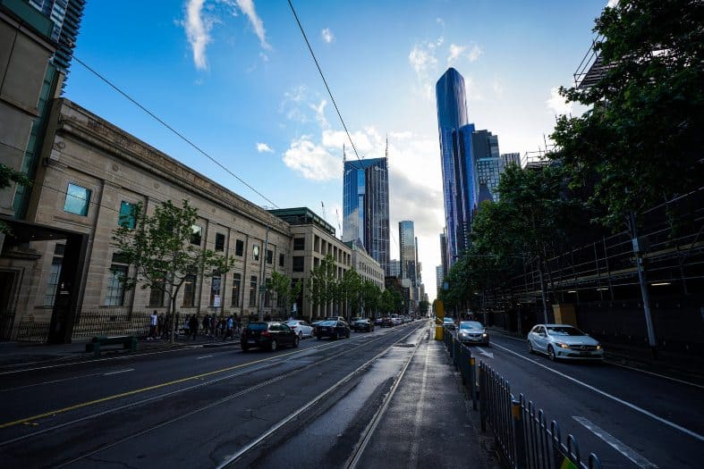 Cars heading out of Melbourne to Gippsland